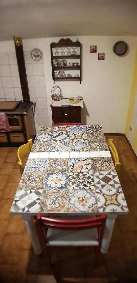 La Casa Di Pasquino Guest House Lama  Italy